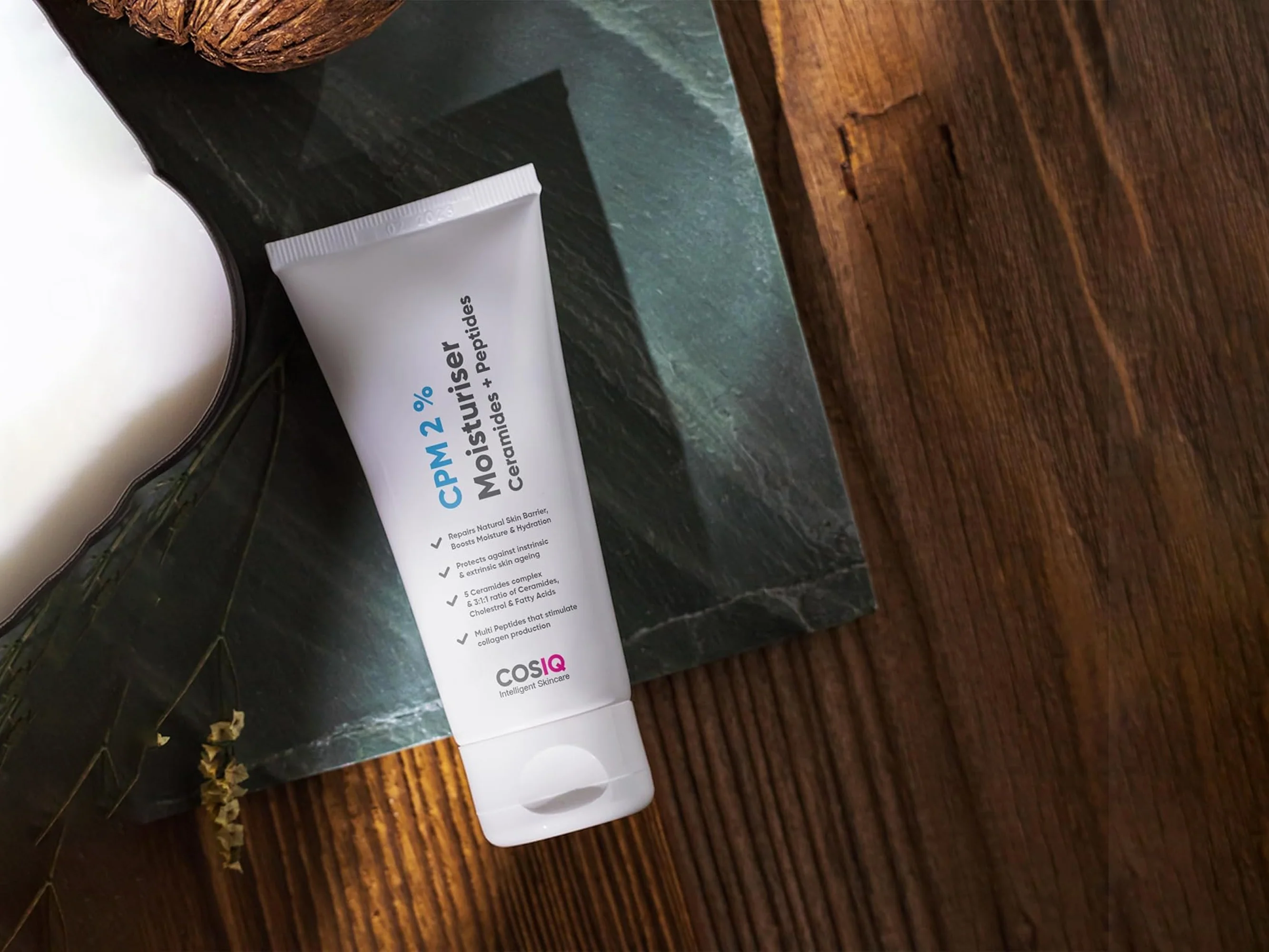 CosiQ CPM 2% Ceramides + Peptides Lightweight Moisturiser Gel - Image 7