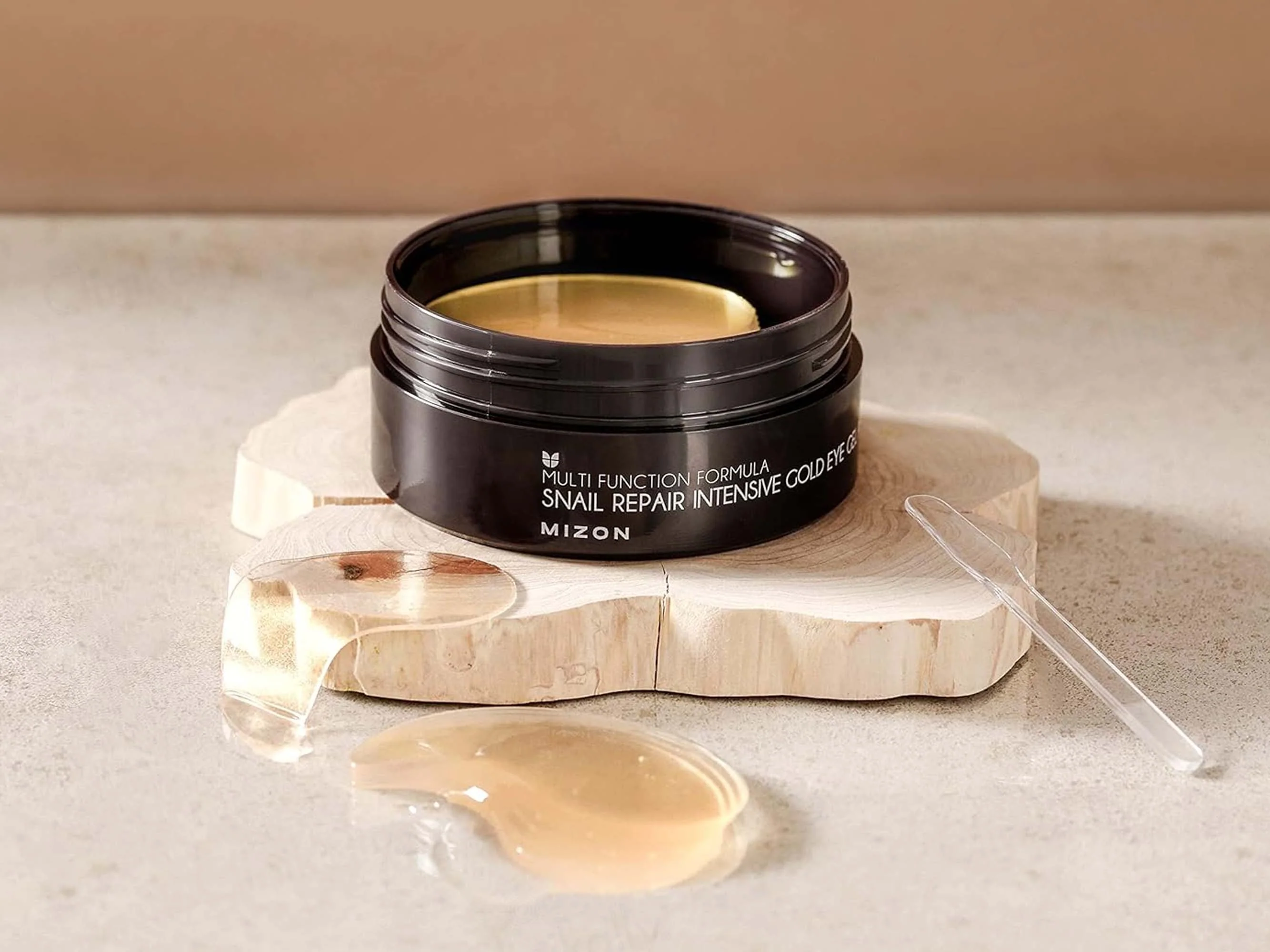 Mizon Multi Function Formula Snail Repair Intensive Gold Eye Gel Patch - Image 6